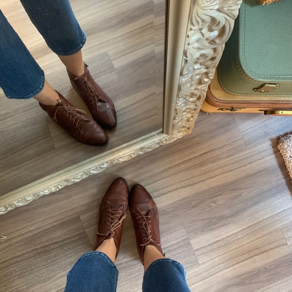 KB & Company Shoes - Vintage lace up oxfords